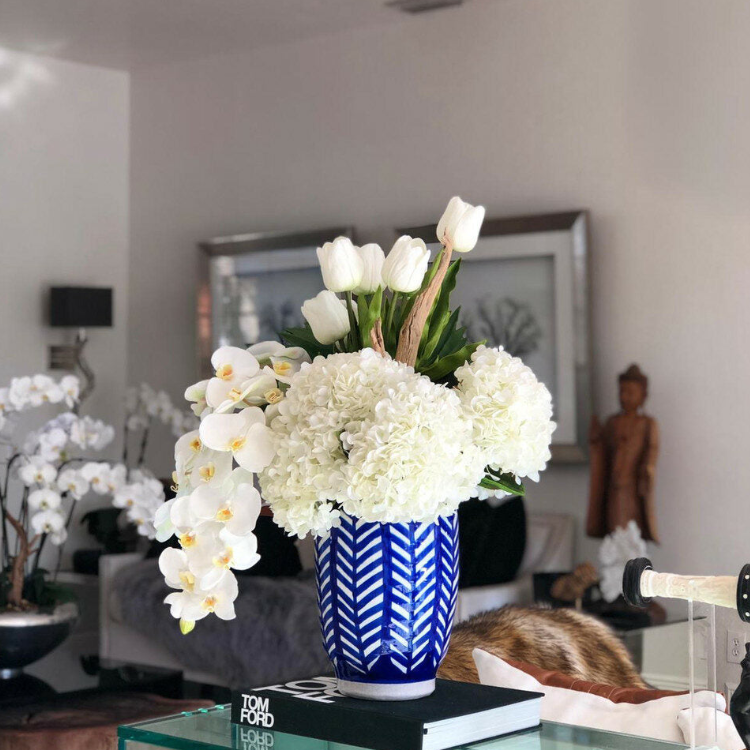 inca jarrón con mixto ramo.