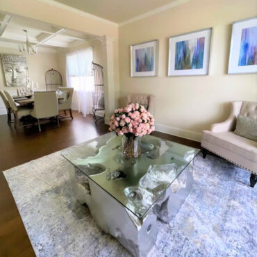 rosa-pálido inglés rosas en 16″ vidrio rota jarrón