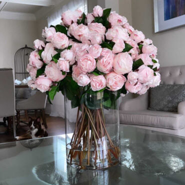 rosa-pálido inglés rosas en 16″ vidrio rota jarrón