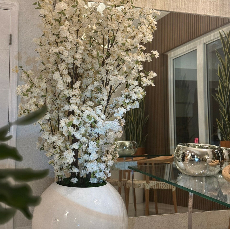 76 cm brillante blanco esférico jarrón con blanco cerezo flor ramas