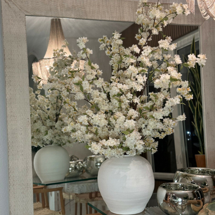 konos jarrón con cerezo Blossoms