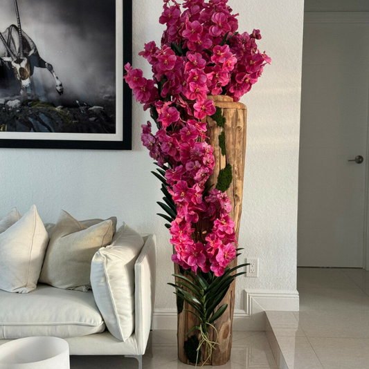 grande teca jarrón con natural edges y rosa vanda orquídeas