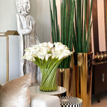 Cala lirios en 10″ vidrio cilindro