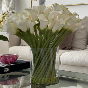 Cala lirios en 10″ vidrio cilindro