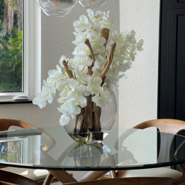 16″ luna jarrón con blanco vanda orquídeas