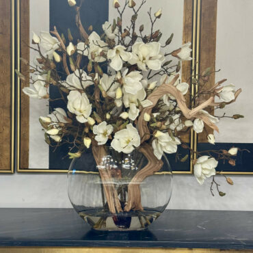 16″ luna jarrón con magnolias