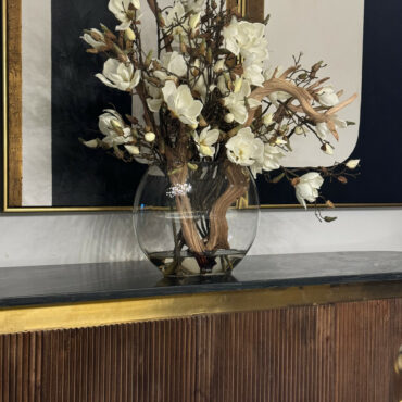 16″ luna jarrón con magnolias