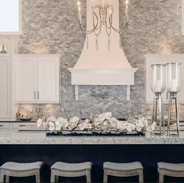 48″ Casa Moderna vidrio plato jardinera con blanco orquídeas